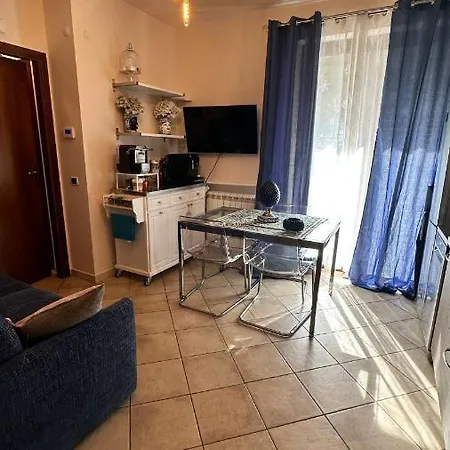 La Pigna Blu Lägenhet Capo dʼOrlando